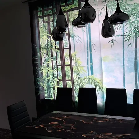 Apple Paradise, House Of Mirrors, Self Check-in, Free Parking *
